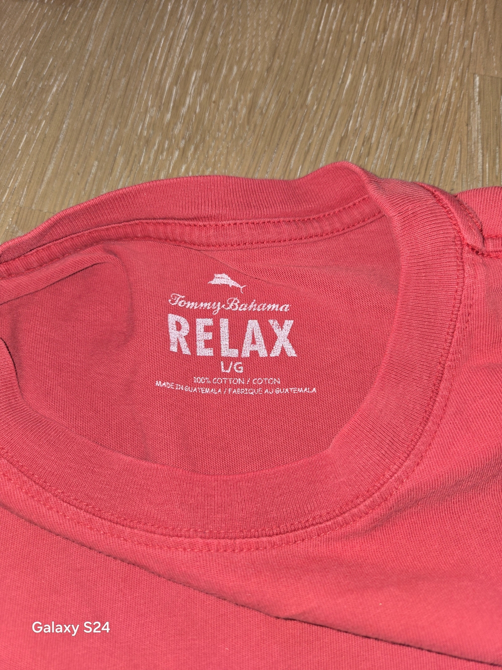 Tommy Bahama Relax Red 'Nice Catch' Graphic Tee Mens L - Picture 4 of 4